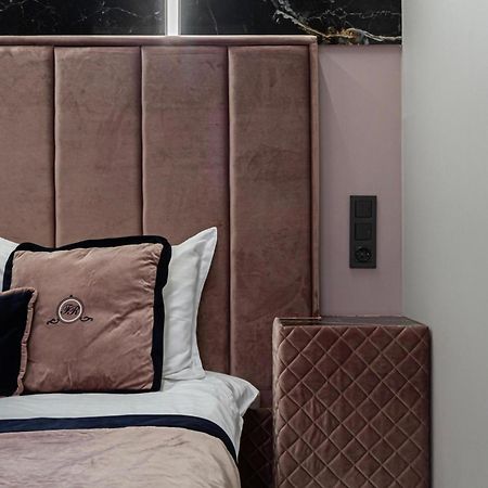 Family Residence Boutique Apartments 利沃夫 外观 照片