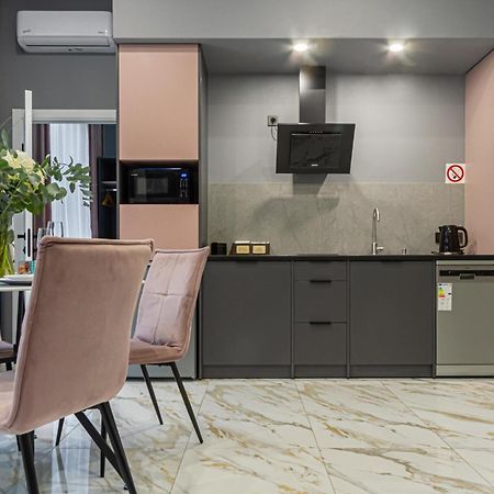 Family Residence Boutique Apartments 利沃夫 外观 照片