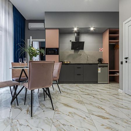 Family Residence Boutique Apartments 利沃夫 外观 照片
