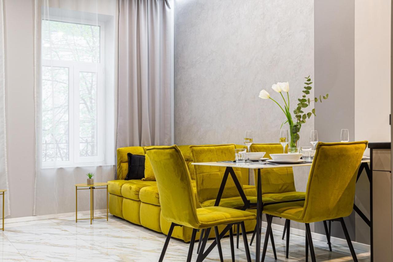 Family Residence Boutique Apartments 利沃夫 外观 照片