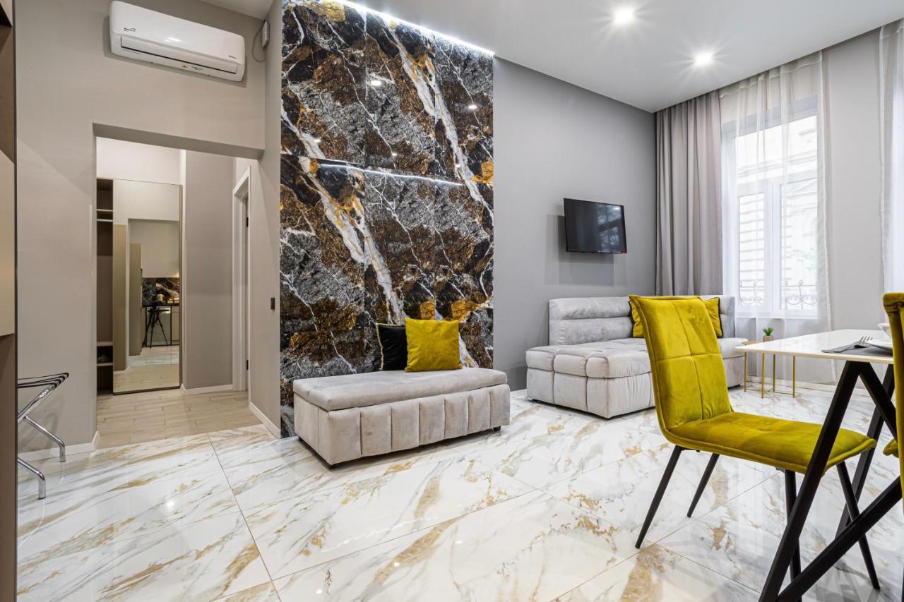Family Residence Boutique Apartments 利沃夫 外观 照片