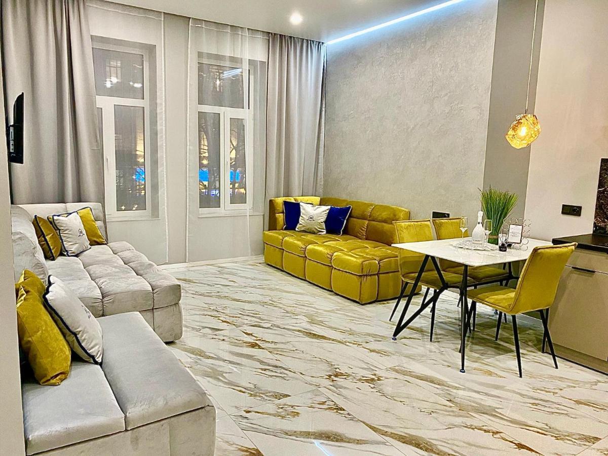 Family Residence Boutique Apartments 利沃夫 外观 照片