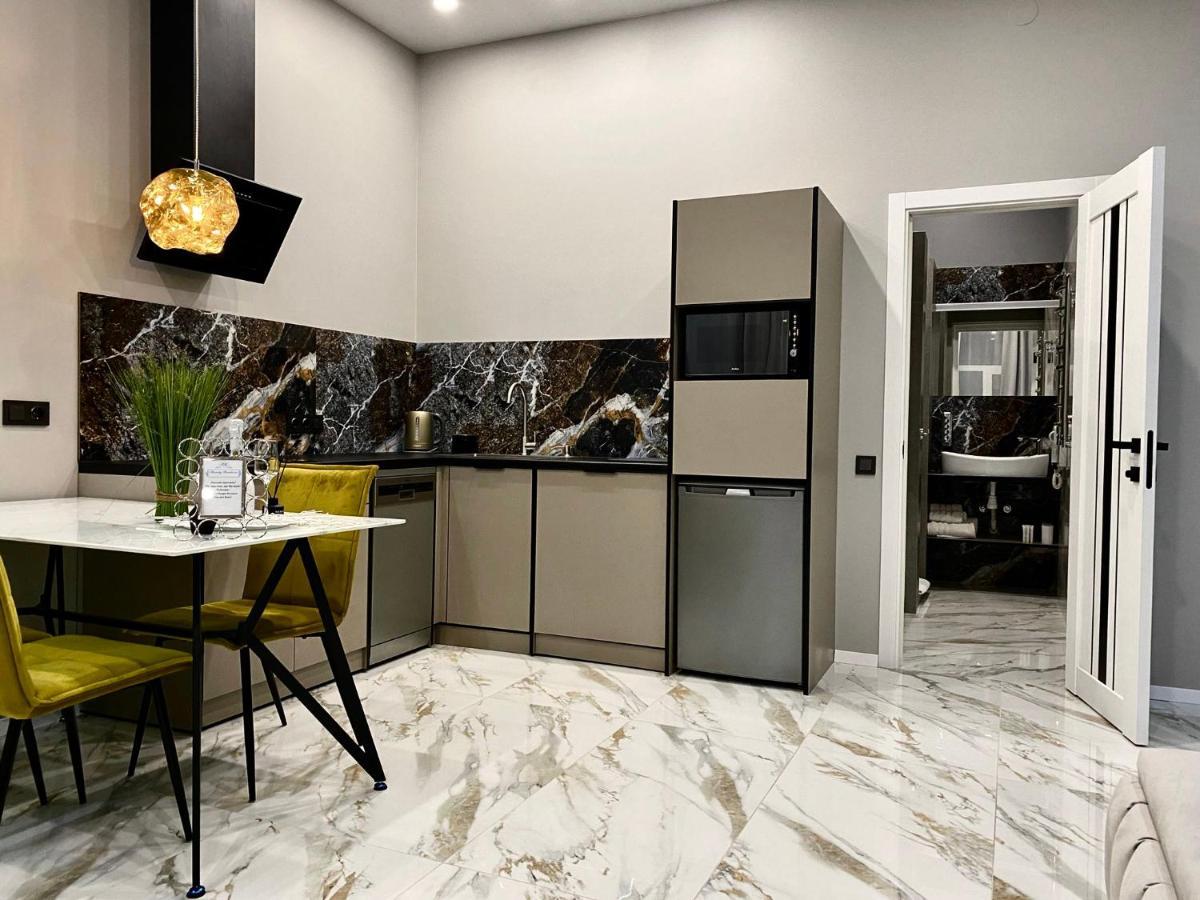 Family Residence Boutique Apartments 利沃夫 外观 照片