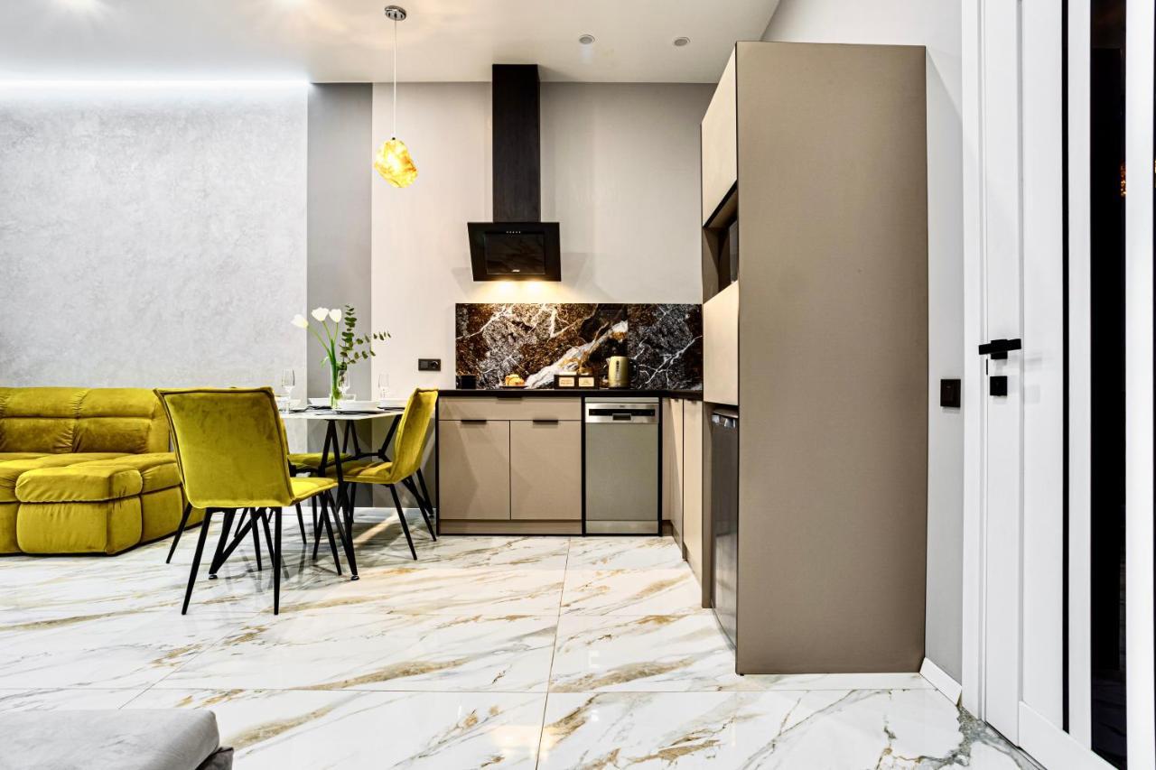 Family Residence Boutique Apartments 利沃夫 外观 照片