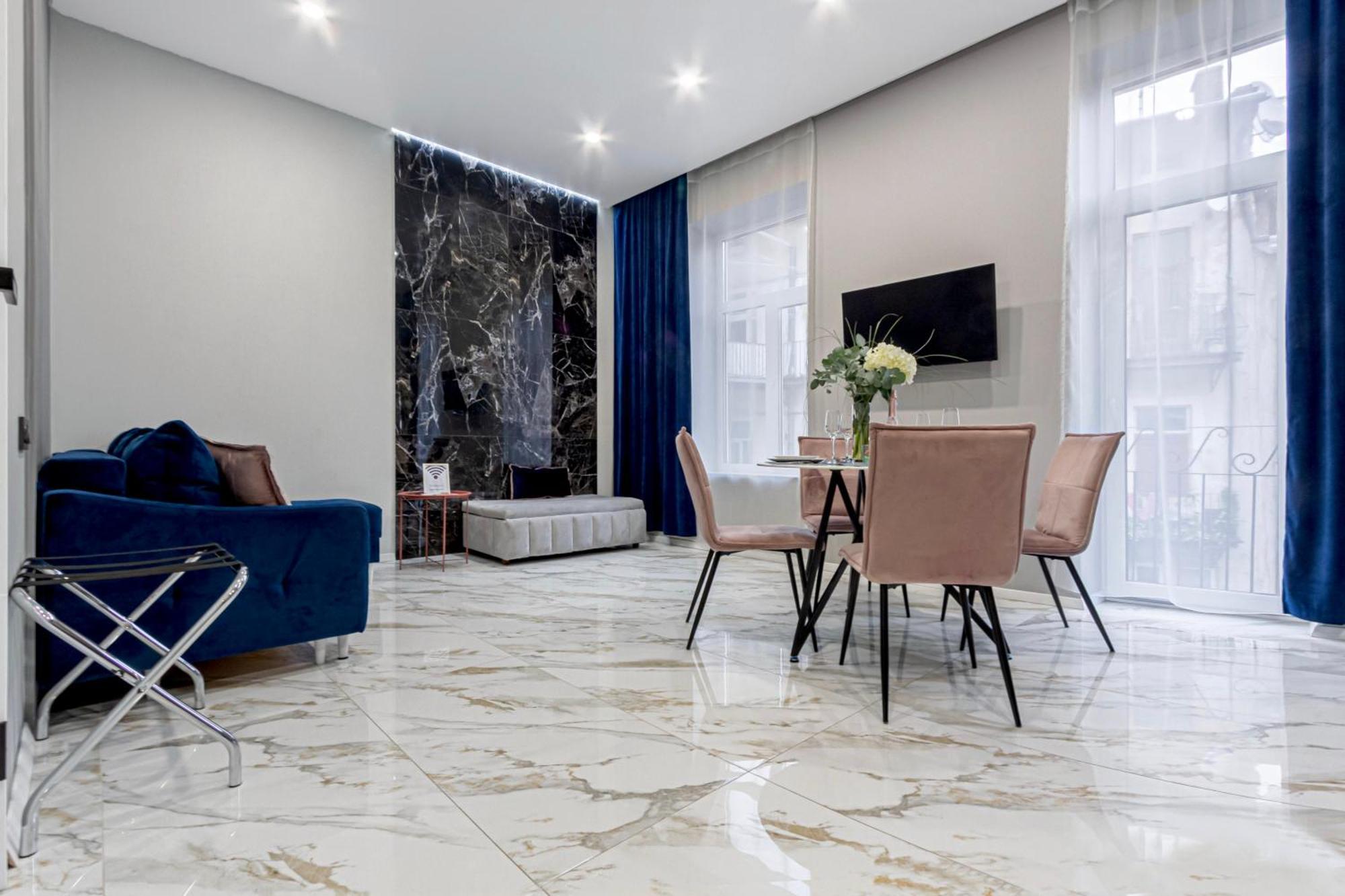 Family Residence Boutique Apartments 利沃夫 外观 照片