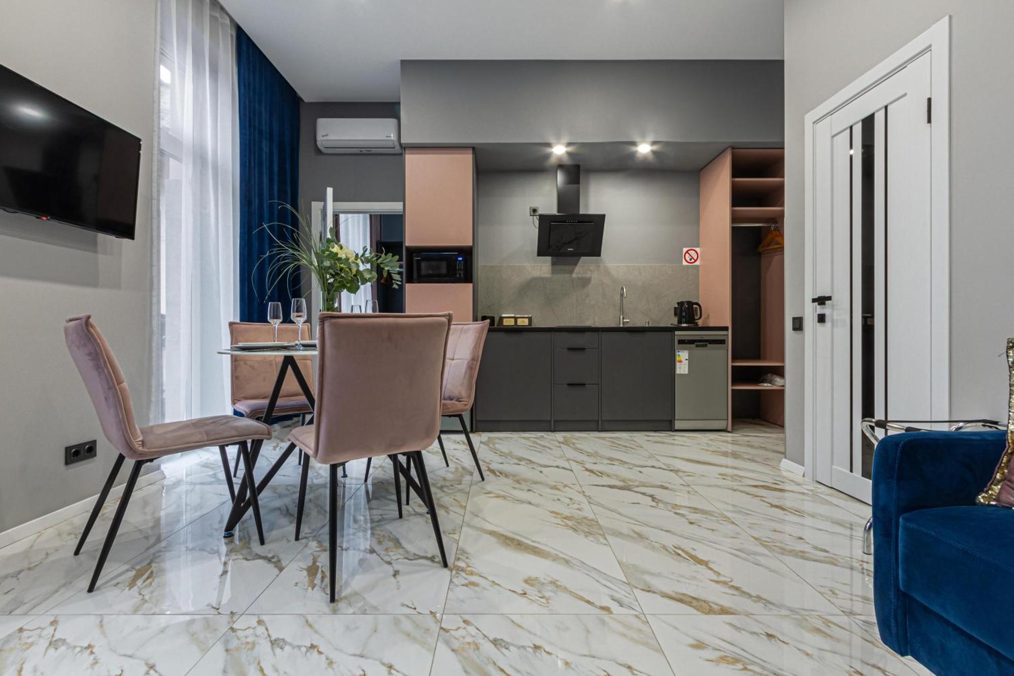 Family Residence Boutique Apartments 利沃夫 外观 照片