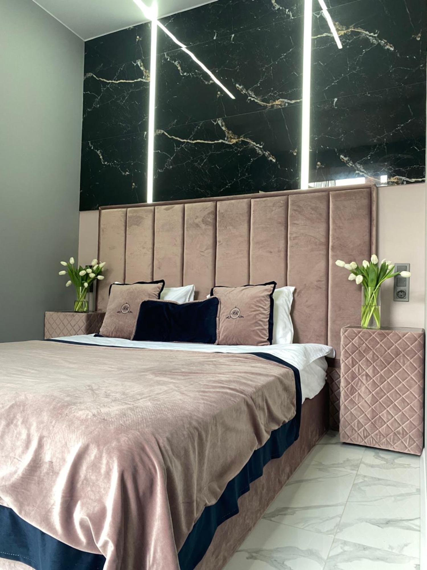 Family Residence Boutique Apartments 利沃夫 客房 照片